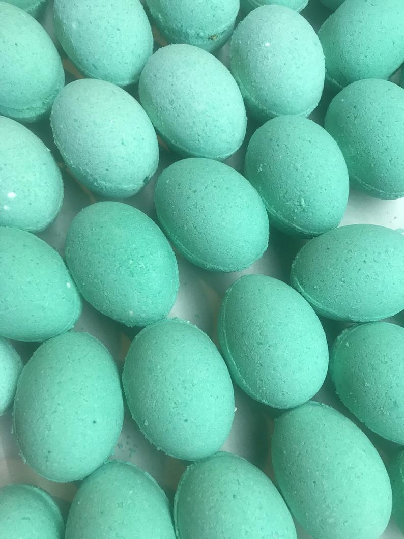 Dino Egg Toy Bath Bomb