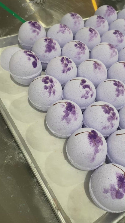 Blooming Lilac Bath Bomb